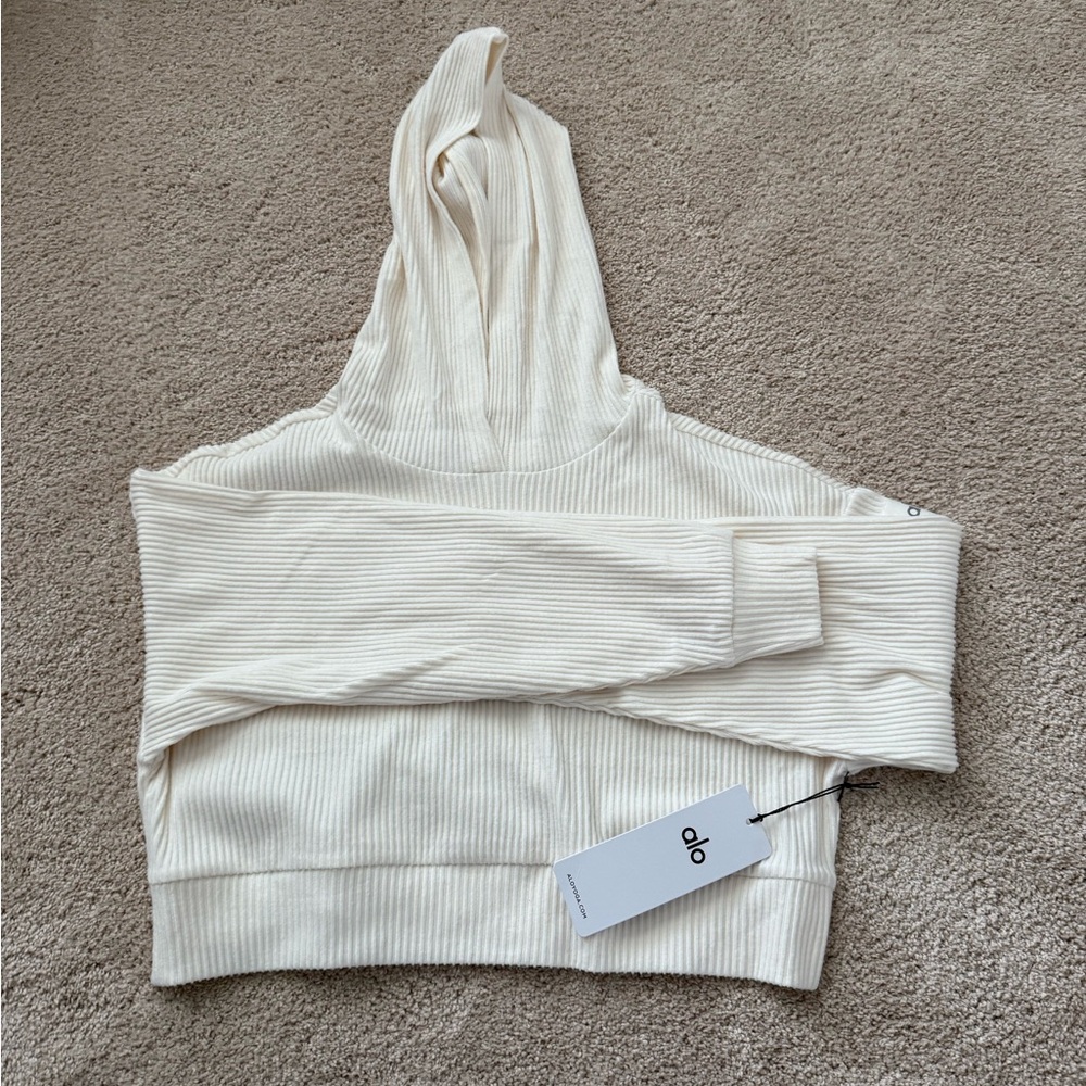 NWT- ALO Yoga MUSE Cropped Hoodie - ivory XS